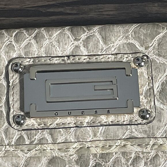 Guess Faux Leather Snakeskin Clutch Wallet Metal Plate Logo White Gray 7.5" - Picture 2 of 12